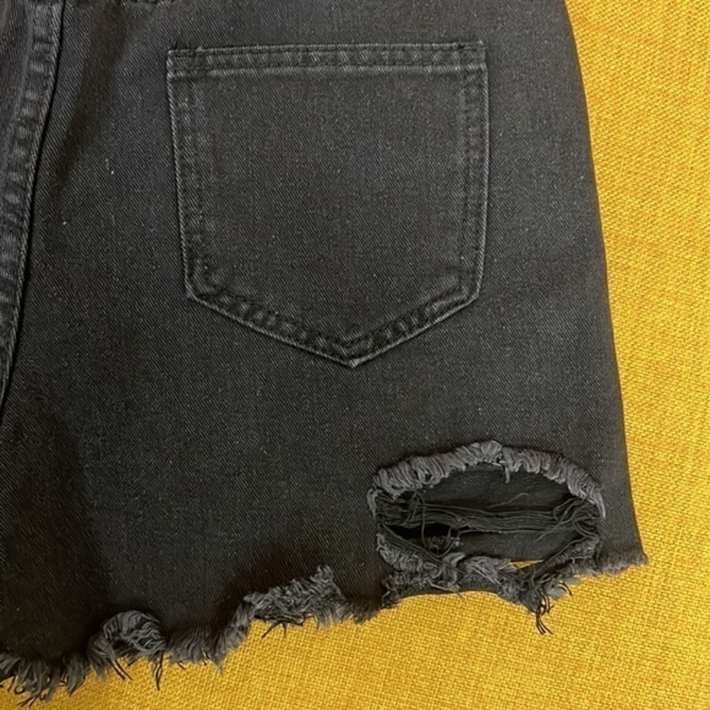 LARGE Coeur De Vague Woman Black‎ Distressed Short NWT - Picture 5 of 7
